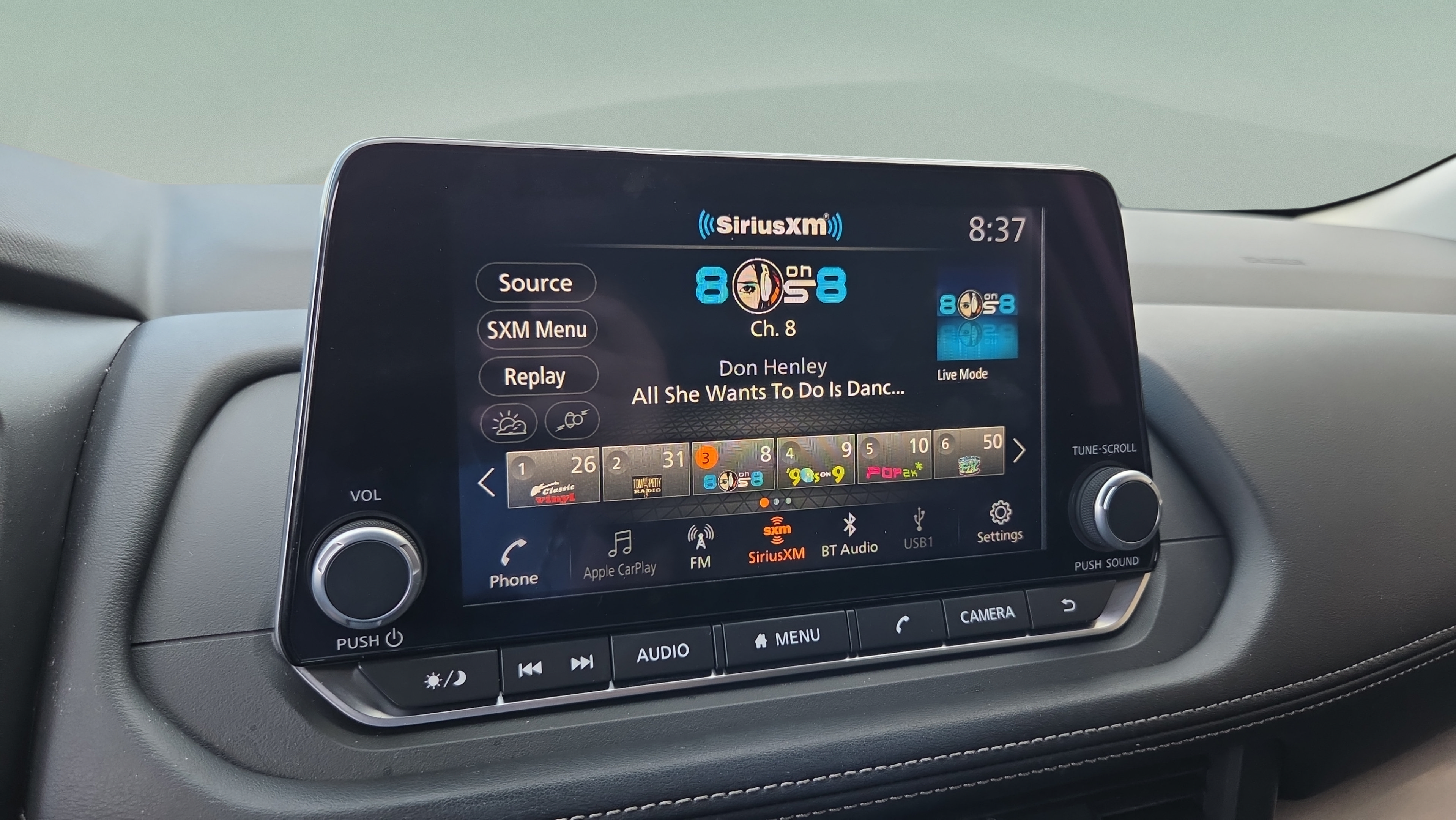 Used 2025 Nissan Rogue SV w/ SV Premium Package FWD image 19