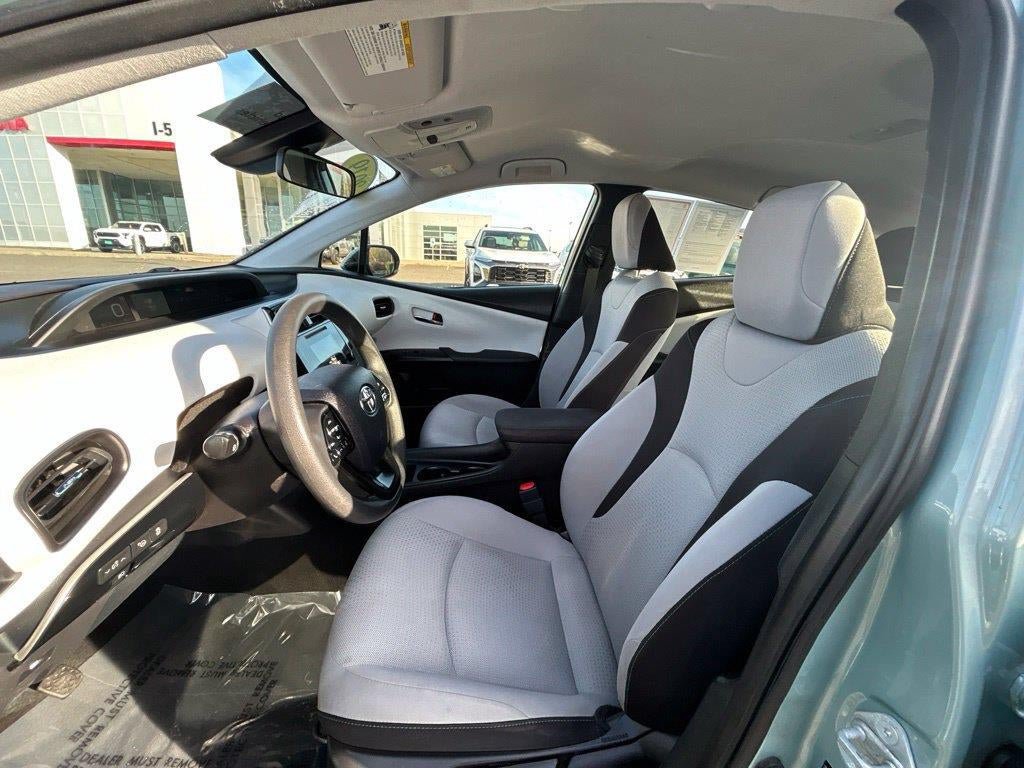 Used 2019 Toyota Prius LE AWD/4WD image 17