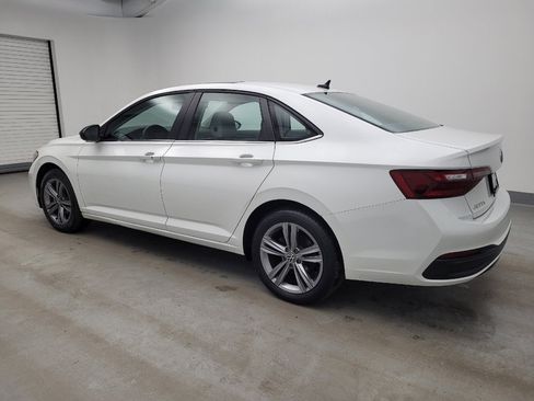 Used 2024 Volkswagen Jetta SE w/ Panoramic Sunroof Package image 3