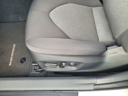 Used 2022 Toyota Camry LE w/ Carpet Mat Package (TMS) FWD image 25