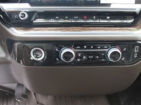 Used 2024 GMC Sierra 1500 SLE AWD/4WD image 23