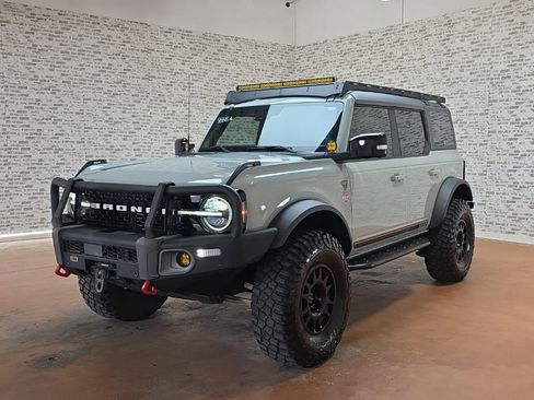 Used 2021 Ford Bronco First Edition AWD/4WD image 3