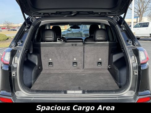 Used 2020 Jeep Cherokee Latitude Plus w/ Cold Weather Group image 13