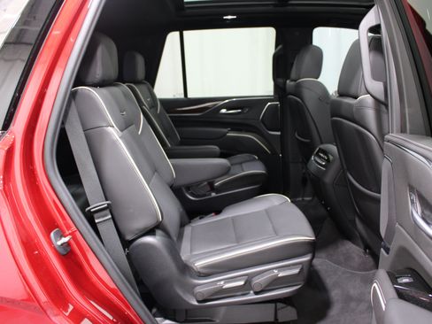 Certified 2024 Cadillac Escalade Premium Luxury w/ Performance Package AWD/4WD image 27