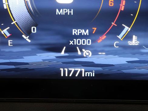Used 2025 Chevrolet Traverse LT w/ Midnight/Sport Edition FWD image 15