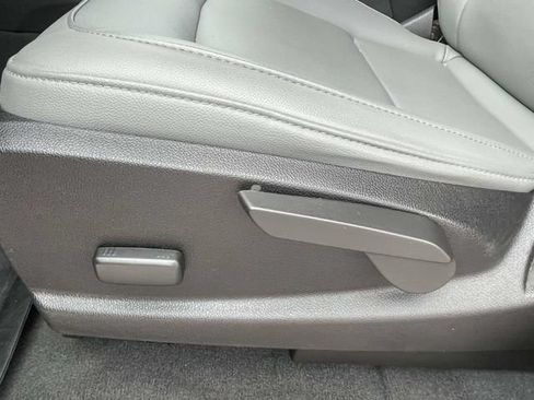 Used 2021 Chevrolet Colorado W/T w/ WT Convenience Package RWD image 13