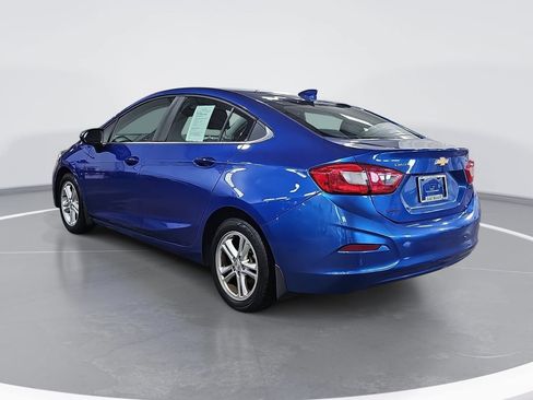 Certified 2018 Chevrolet Cruze LT w/ LT Convenience Package FWD image 6