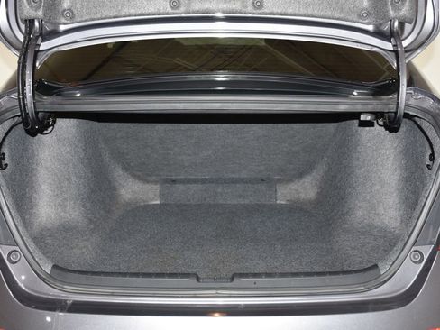 Used 2018 Honda Accord LX image 30