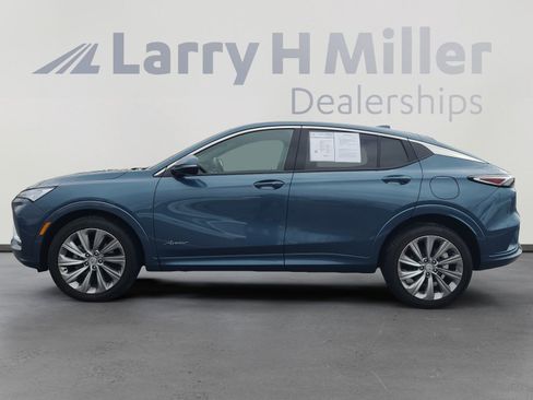 Used 2025 Buick Envista Avenir image 2
