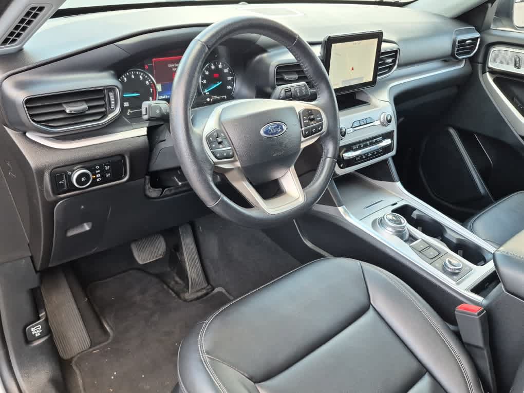 Used 2024 Ford Explorer XLT w/ Equipment Group 202A AWD/4WD image 15