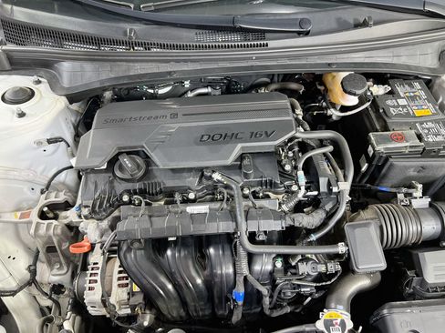Used 2023 Hyundai Elantra Limited FWD image 31