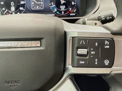 Used 2025 Land Rover Discovery S AWD/4WD image 12