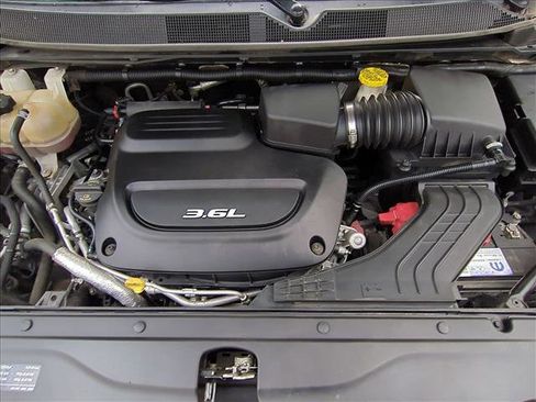 Used 2017 Chrysler Pacifica Touring-L Plus image 24