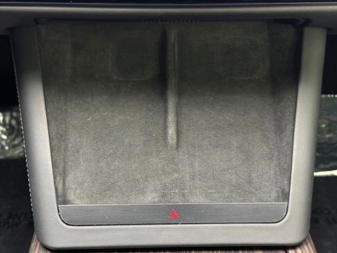 Used 2022 Tesla Model S image 32