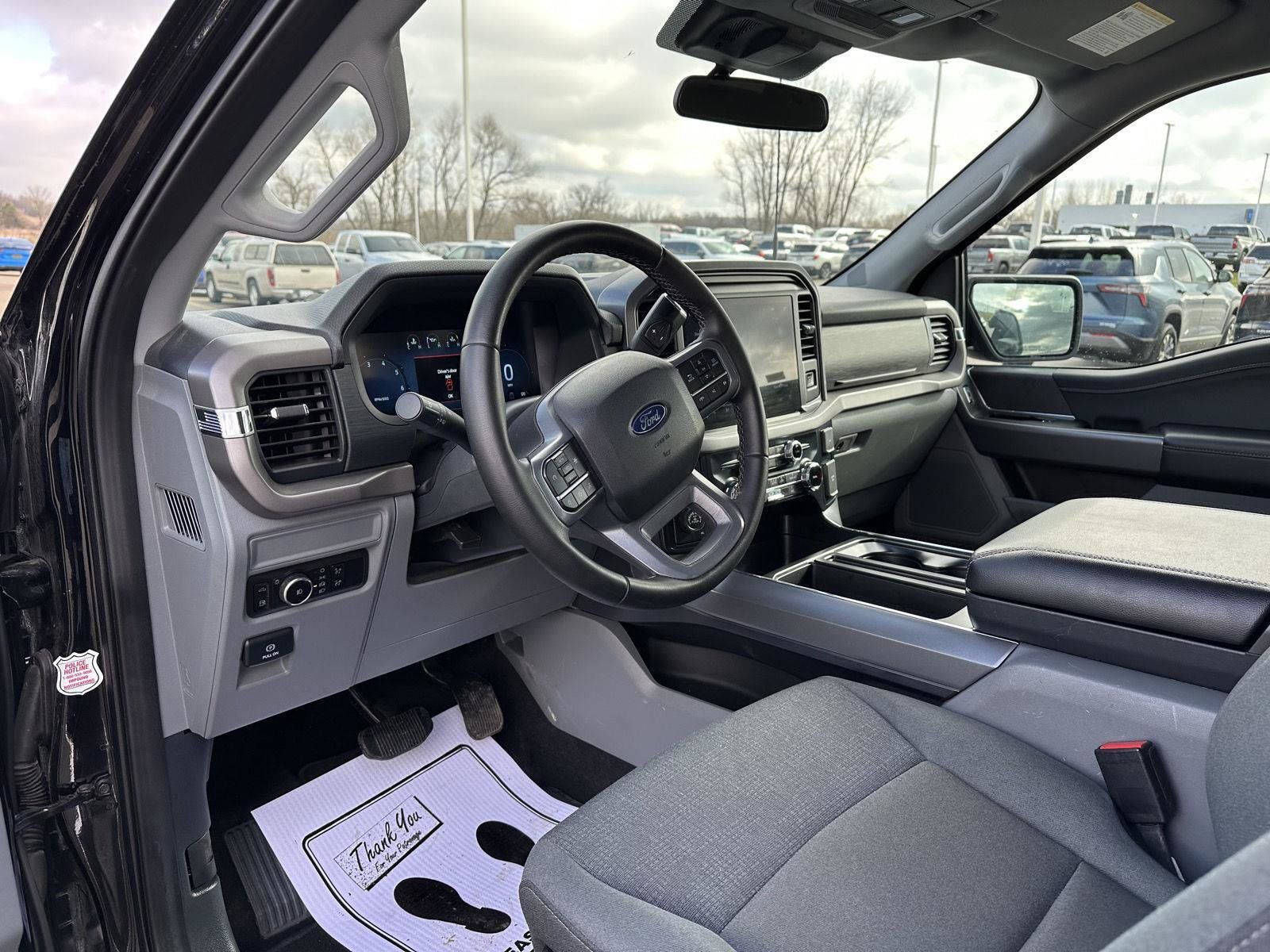 Used 2025 Ford F150 XLT w/ Equipment Group 301A Standard AWD/4WD image 17