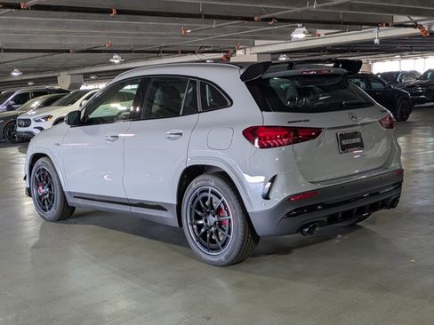 New 2026 Mercedes-Benz GLA 35 AMG 4MATIC image 9
