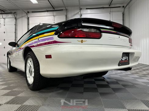 Used 1993 Chevrolet Camaro Z28 RWD image 21