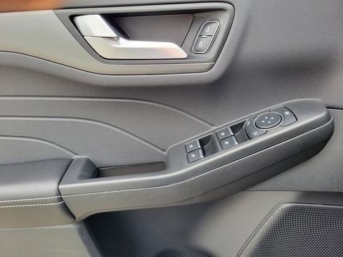 Used 2025 Ford Escape Base image 17