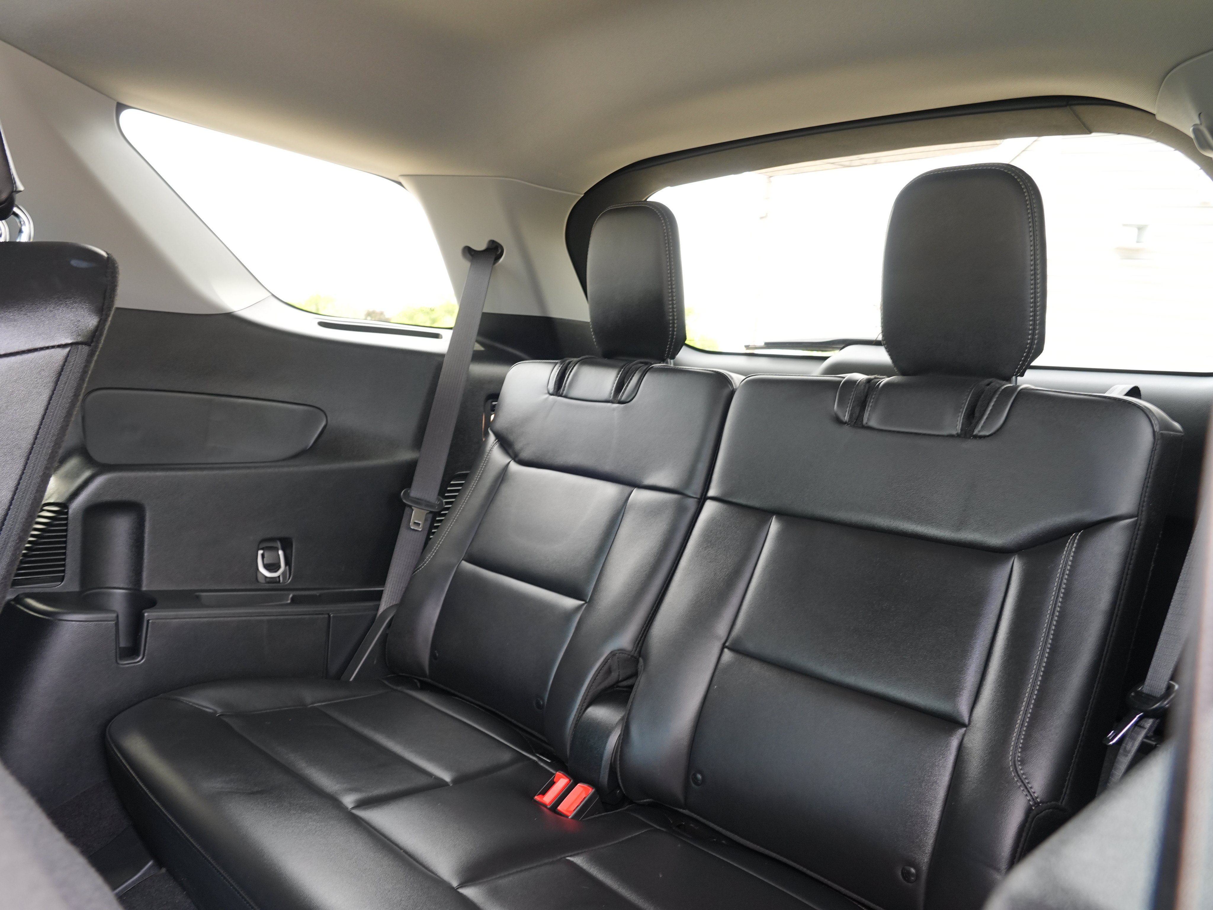 Used 2023 Ford Explorer XLT w/ Equipment Group 202A AWD/4WD image 30