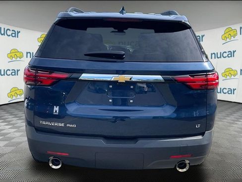Used 2023 Chevrolet Traverse LT w/ Rear Camera Mirror Package AWD/4WD image 3