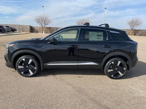 New 2025 Nissan Kicks SR w/ Illumination Package image 3