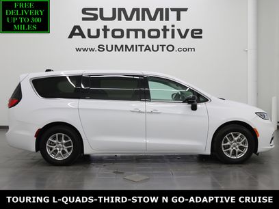 Used 2024 Chrysler Pacifica Touring-L