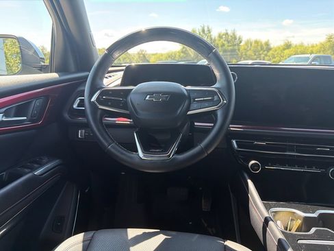 Certified 2025 Chevrolet Traverse Z71 w/ Enhanced Driving Package AWD/4WD image 12