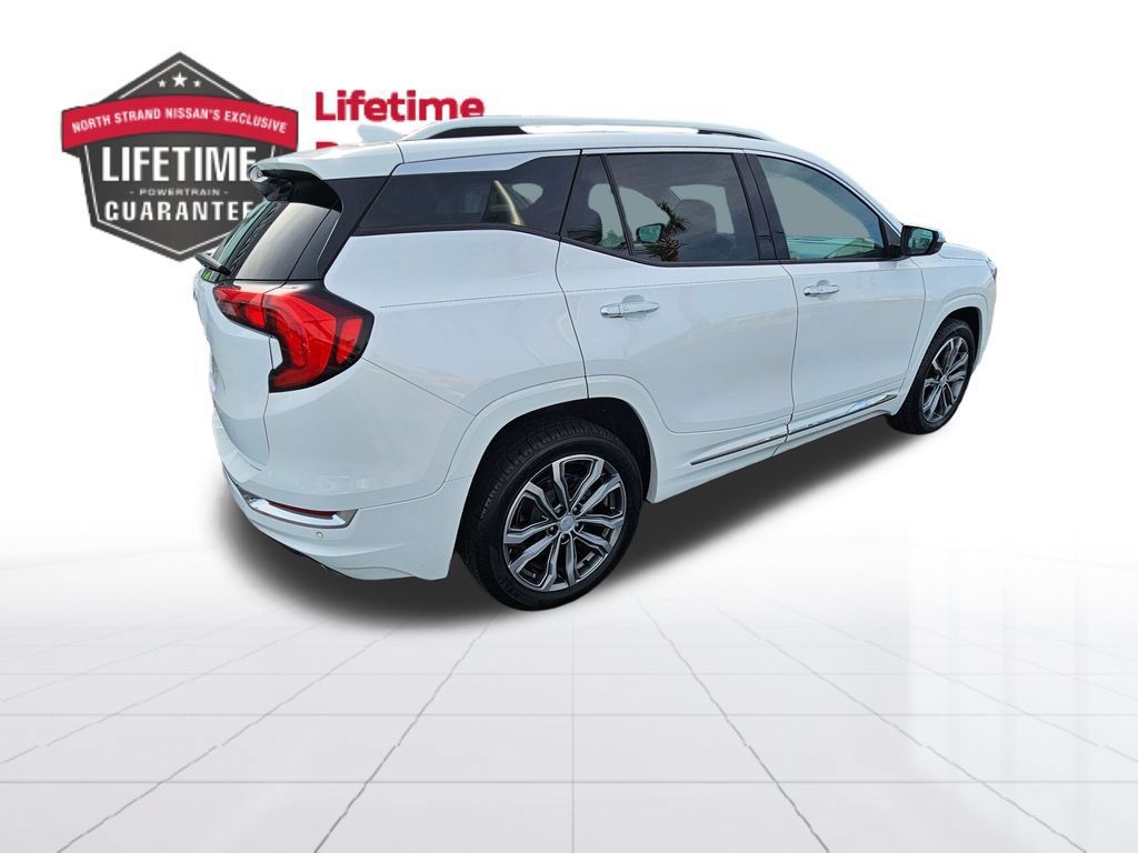 Used 2020 GMC Terrain Denali w/ Denali Premium Package FWD image 7