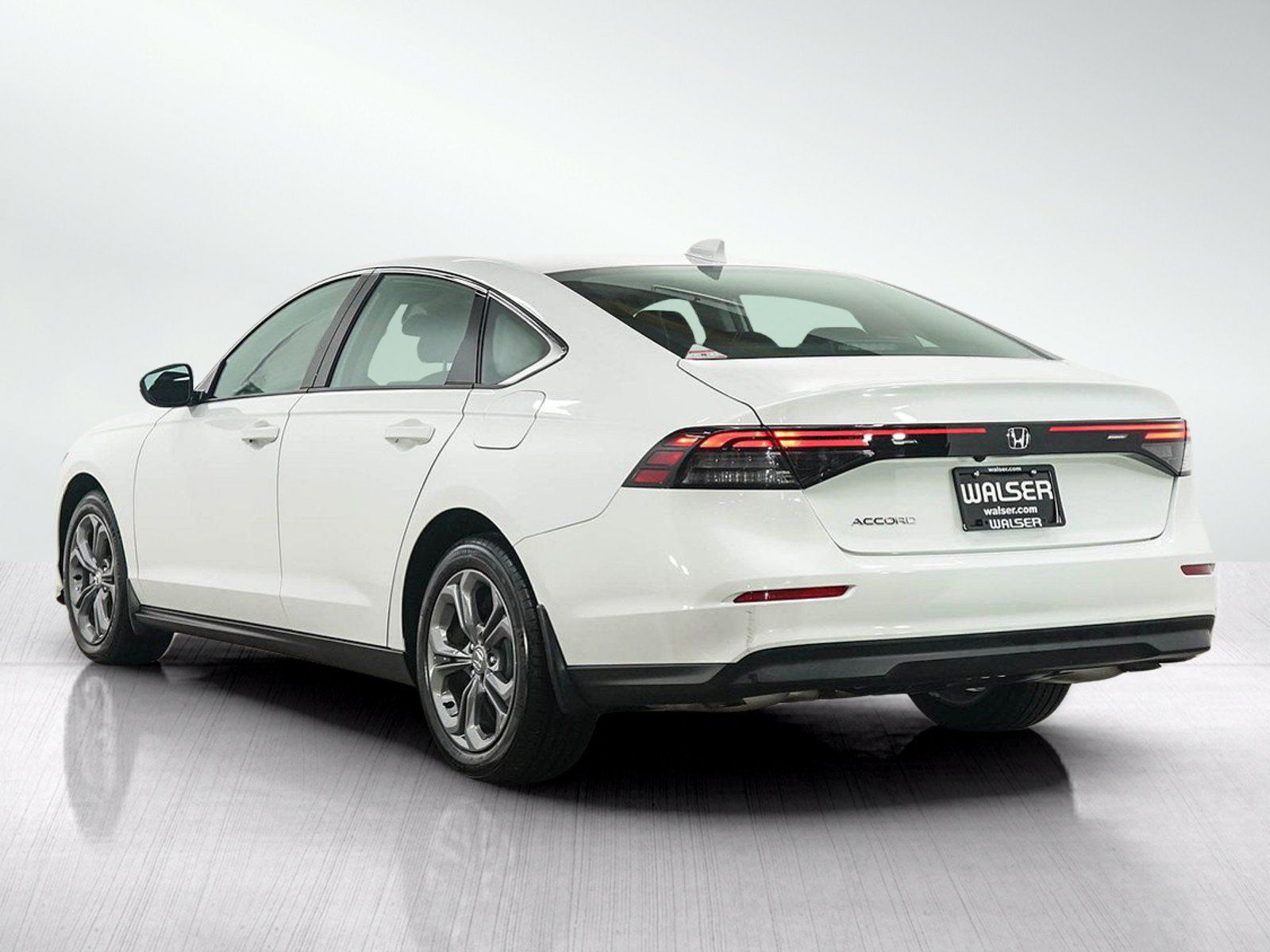 Used 2024 Honda Accord EX image 3
