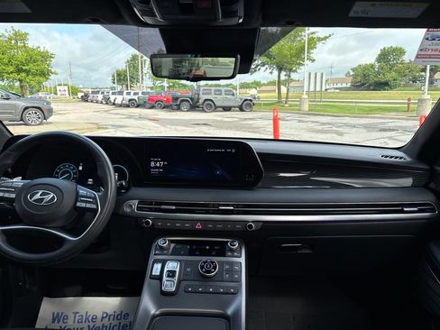 Used 2025 Hyundai Palisade Calligraphy AWD/4WD image 3