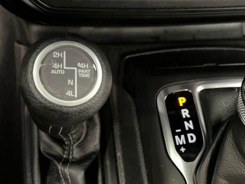 Used 2025 Jeep Wrangler Unlimited Sahara image 44