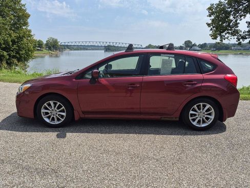 Used 2013 Subaru Impreza 2.0i Premium w/ All-Weather Pkg AWD/4WD image 4