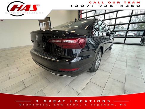 Used 2020 Volkswagen Jetta R-Line FWD image 6
