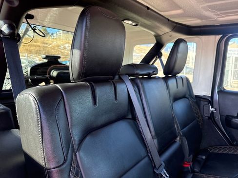 Used 2021 Jeep Wrangler Unlimited Sahara image 26