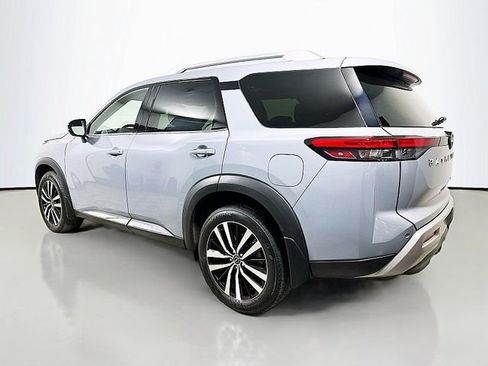 Used 2025 Nissan Pathfinder Platinum w/ Cargo Package AWD/4WD image 5