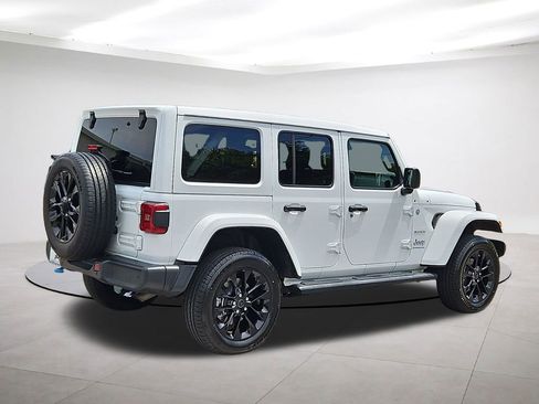 Used 2024 Jeep Wrangler Unlimited Sahara w/ Safety Group AWD/4WD image 7