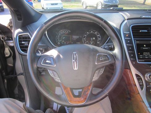 Used 2016 Lincoln MKX Reserve w/ Technology Package image 18