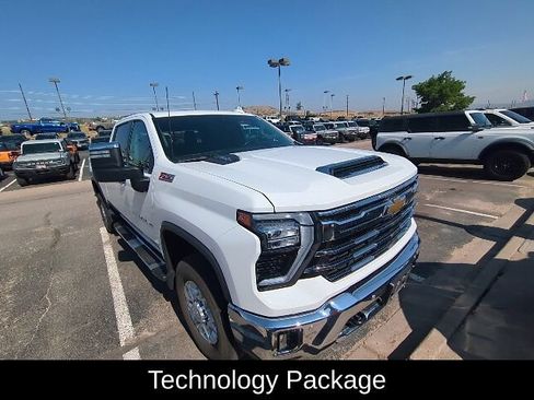 Used 2024 Chevrolet Silverado 2500 LTZ w/ LTZ Premium Package AWD/4WD image 4