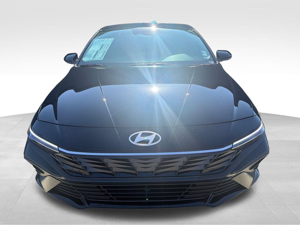 New 2026 Hyundai Elantra SEL Sport FWD image 11