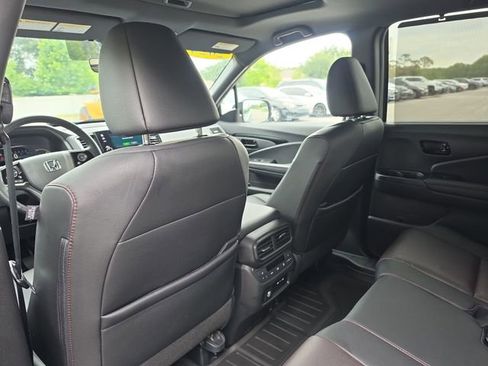 Used 2024 Honda Passport Black Edition image 12