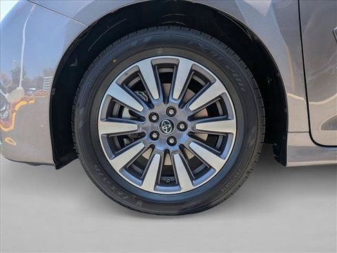 Used 2020 Toyota Sienna Limited w/ Carpet Mat Package FWD image 25