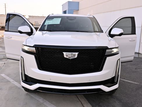 Used 2021 Cadillac Escalade ESV Sport w/ Driver Assist Tech Package RWD image 35