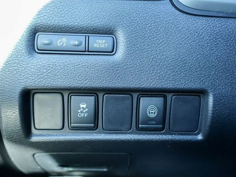 Used 2023 Nissan Murano SV image 17