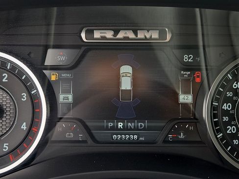 Used 2024 RAM 2500 Laramie w/ Towing Technology Group AWD/4WD image 15