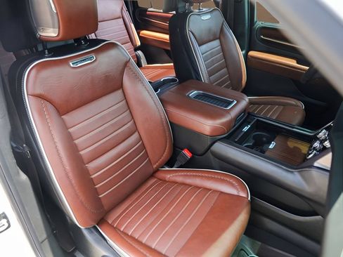Used 2024 GMC Yukon XL Denali Ultimate AWD/4WD image 31