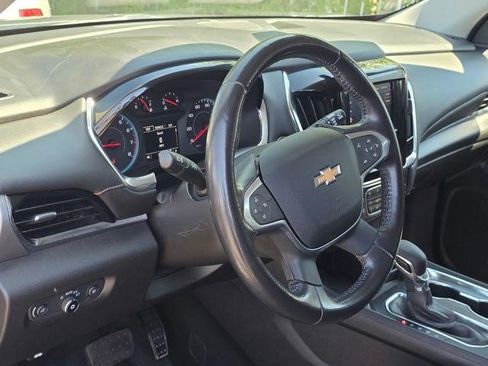 Certified 2021 Chevrolet Traverse LT FWD image 8