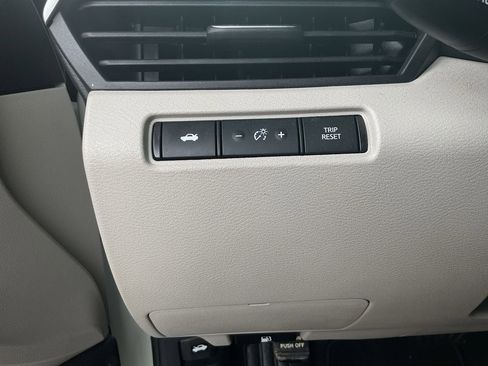 Used 2025 Nissan Altima 2.5 SV FWD image 19