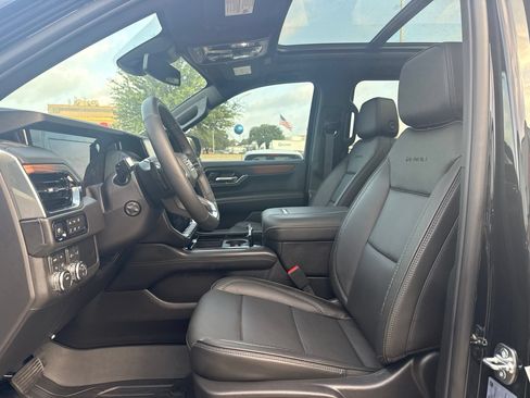 Used 2026 GMC Yukon XL Denali w/ Sun & Power Step Package AWD/4WD image 7
