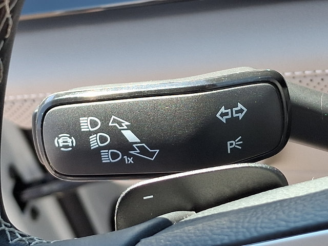 Used 2025 Volkswagen Atlas SE AWD/4WD image 26