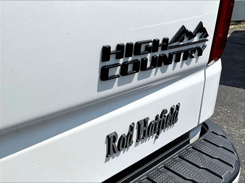 Used 2023 Chevrolet Silverado 1500 High Country w/ High Country Premium Package AWD/4WD image 25